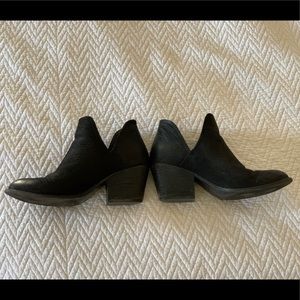 Steve Madden Adelphie Split Ankle Boots Size 6